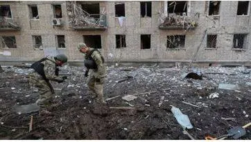 Russia strikes ukraine's kharkiv with aerial bombs for the first time since 2022