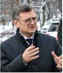 Ukrainian minister invokes gandhi for indian backing
