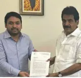 Shiv sena  ubt  releases first list of 17 candidates  sparks strong criticism from cong 
