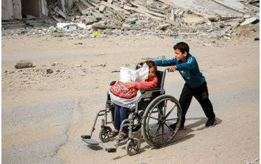 Bombing continues in gaza as u s  says israel is ready to restart talks
