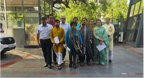 Tmc leaders detained for staging dharna outside ec office