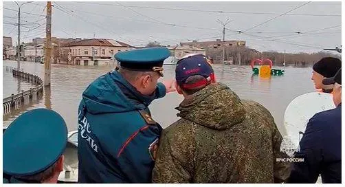 Water level in russia’s orsk ‘critical’ as kremlin warns of more floods