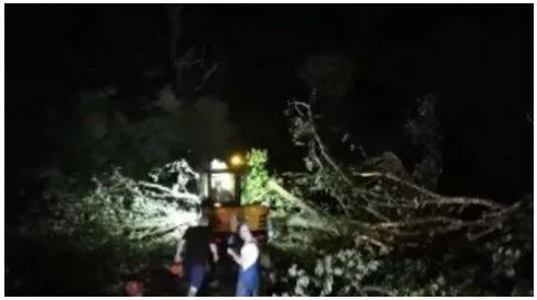 Kentucky warns of more severe weather after us storms claims 14 lives  governor declares emergency