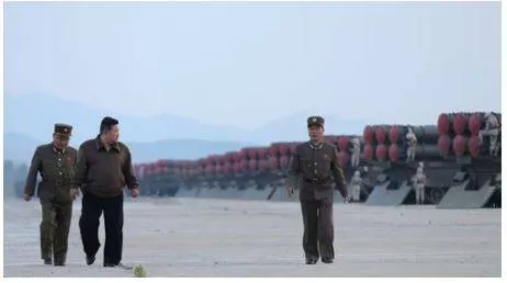 Kim jong un supervises 18 missile salvo  says it's warning for south korea