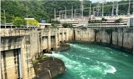 Vietnam eyes greener power but banks on coal to avert blackouts