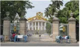 Bengal governor orders police to vacate raj bhavan