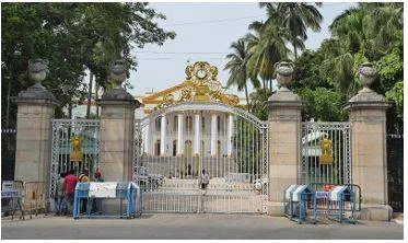 Bengal governor orders police to vacate raj bhavan