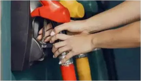 Karachi faces fuel shortage amid strike of petroleum dealers