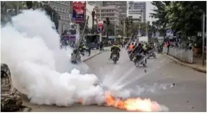 Kenya police fire tear gas as anti government protesters burn tyres