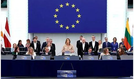 Eu parliament sees a right tilt but a dominant centre to ensure continuity