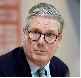 Starmer says no ‘let up’ in moves to stop far right riots  to chair meet with police