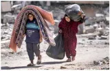 Hundreds of gazans flee khan younis as israeli army issues new evacuation orders