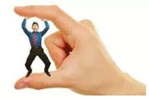Shrinking - Becoming smaller in size or amount. (सिकुड़)