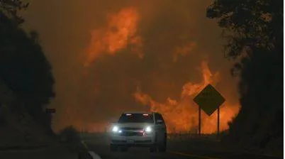 Raging wildfire forces evacuations in us' san bernardino as temperatures cross triple digits
