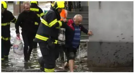 Rising floodwaters trigger evacuations in czech republic and poland