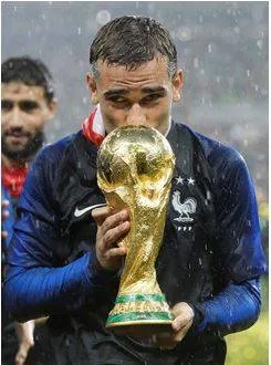 Griezmann to quit internationals