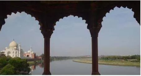 Desilting yamuna may affect stability of taj mahal  iit experts in report to sc