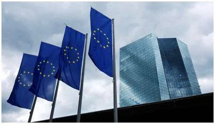 European and u s  bonds diverge as economic wedge widens