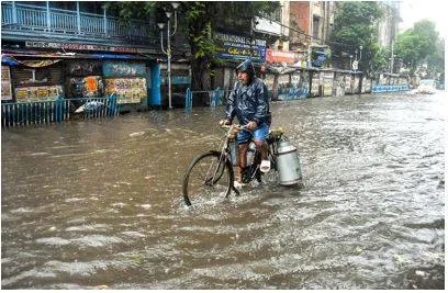 Dana brings rain to odisha  bengal