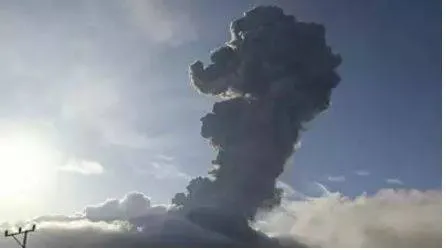 Indonesia's mount laki laki erupts again  spewing ash 8 000 meters high