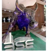 D street regains lost ground  sensex rises 0 9%