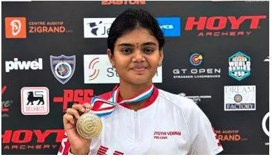 Jyothi surekha shoots down compound gold 