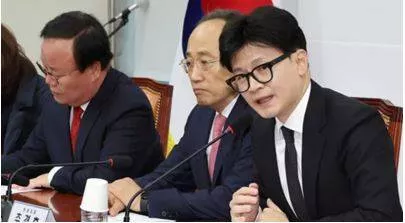 Key ally of south korea's yoon suk yeol calls for suspension of his powers  making impeachment more likely