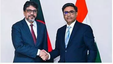Foreign secys meet  delhi flags plight of minorities  dhaka says internal issue