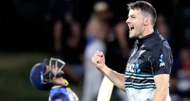 New zealand makes short work of sri lanka in the second t20i