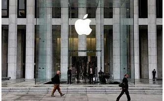 Billion pound lawsuit against apple over app store opens in uk 