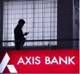 Axis bank q3 net rises 4% to ₹6 304 cr    nii up 9%
