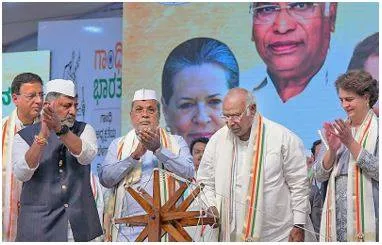 In karnataka  many cong  leaders speak of sacrifice to save party and government