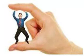 Shrink - Becoming smaller in size or amount. (सिकुड़)