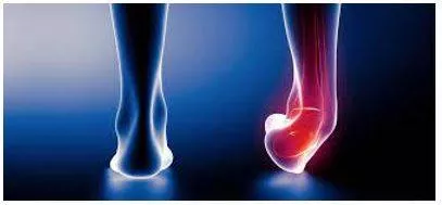 Strains - Force (a part of one's body or oneself) to make an unusually great effort. (खींचना)