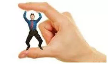 Shrinking - Becoming smaller in size or amount. (सिकुड़)