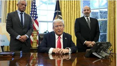 Donald trump unveils 'gold card' for wealthy foreigners with residency  citizenship path this is how much one has to pay