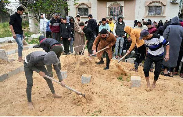 Hamas retaliates as 85 people killed in israeli strikes across gaza strip
