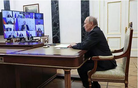 Putin floats idea of un led govt  for ukraine  boasts of battlefield gains