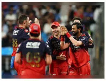 Rcb vs dc  kolhi vs starc among interesting personal match ups on cards