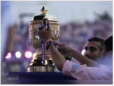 Ipl 2025 suspended for a week due to india pakistan military tensions