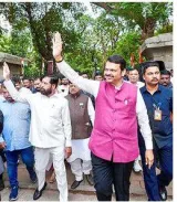 Fadnavis tells banks to give farmers loans without cibil score