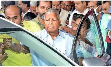 Delhi hc rejects lalu prasad’s plea to stay land for jobs scam case trial