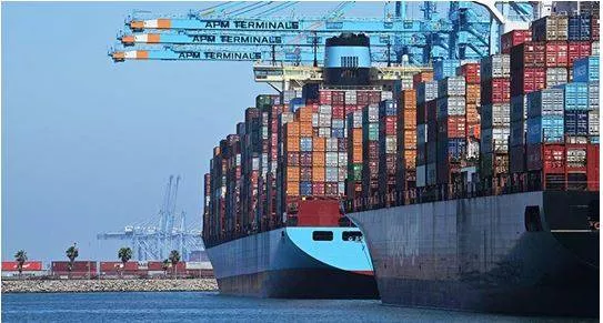 Eu suspends tariff retaliation after striking a trade deal with trump