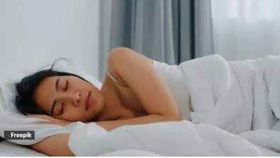Can sleeping with an oil or ghee lamp in your room lead to uninterrupted rest 
