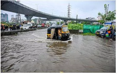 Heavy rain in maharashtra kills five  floodwater cuts off villages