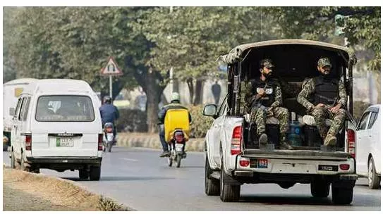 Militant bid to seize cadets at pakistan college foiled