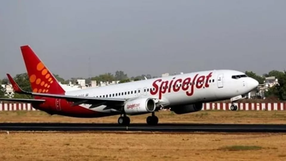 Spicejet comes to the rescue with 100 additional flights amid indigo chaos