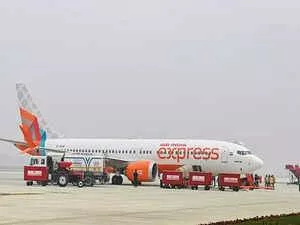 Delhi fog disrupts flight operations at IGI Airport, authorities issue advisory