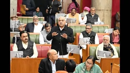Haryana: Bill on 10 work hours for shop employees among eight cleared