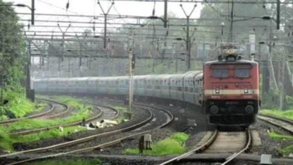 No refund for ticket cancellation up to 8 hrs before departure: Railways
